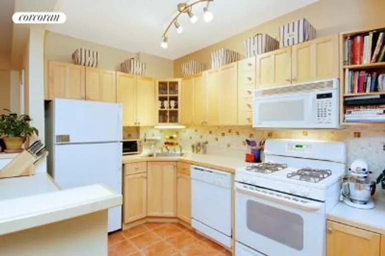 New York City Real Estate | View 100 Remsen Street, 1K | room 2 | View 3