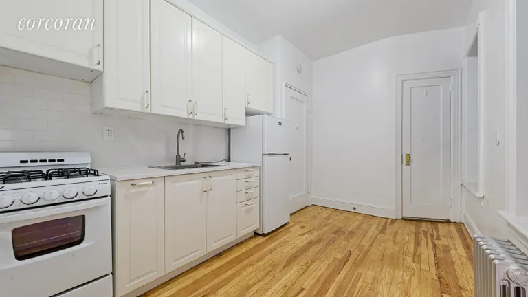New York City Real Estate | View 208 East 87th Street, 2W | room 2 | View 3
