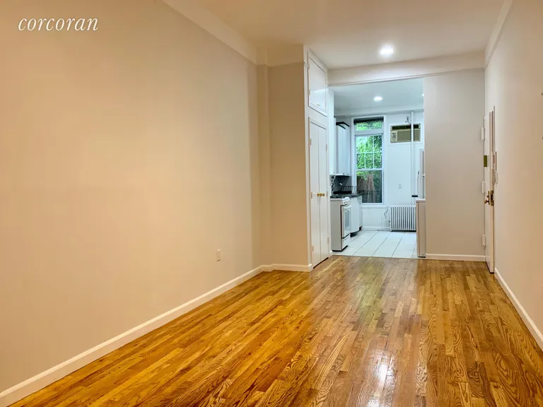 New York City Real Estate | View 112 Bedford Avenue, 1L | room 1 | View 2
