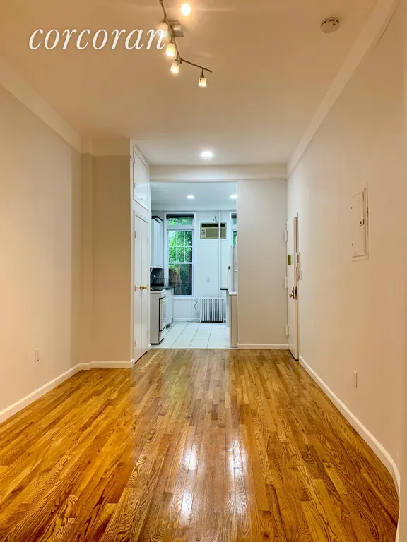 New York City Real Estate | View 112 Bedford Avenue, 1L | room 2 | View 3