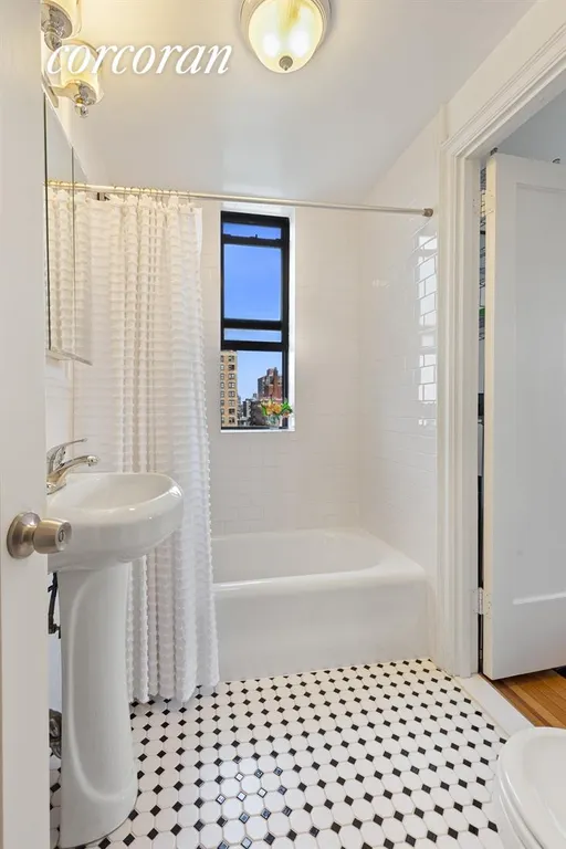 New York City Real Estate | View 123 West 93rd Street, 9A | Renovated, windowed Jack & Jill bath | View 4