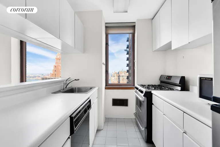New York City Real Estate | View 235 East 40th Street, 30G | room 3 | View 4