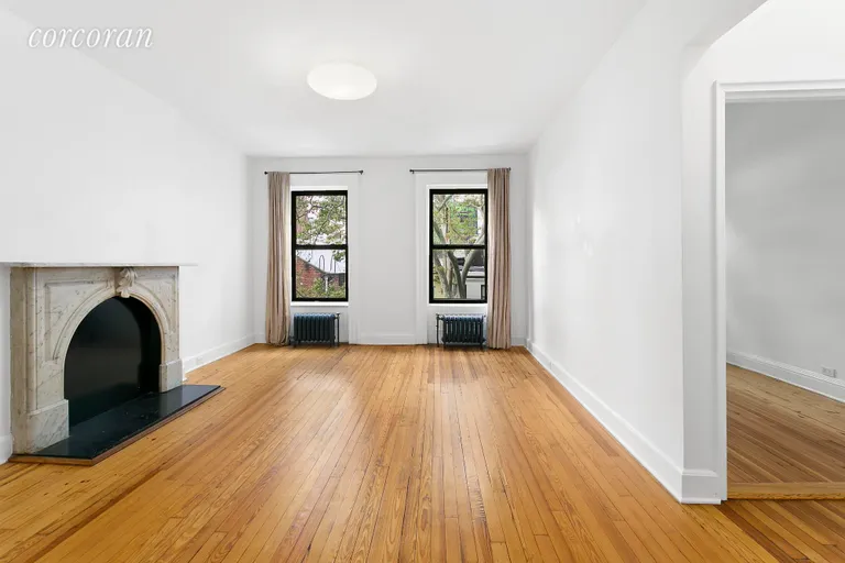 New York City Real Estate | View 161 East 61st Street, 4R | 1 Bed, 1 Bath | View 1