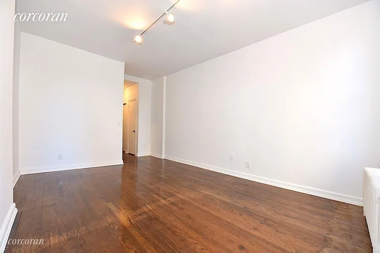 New York City Real Estate | View 301 East 95th Street, 4B | room 3 | View 4