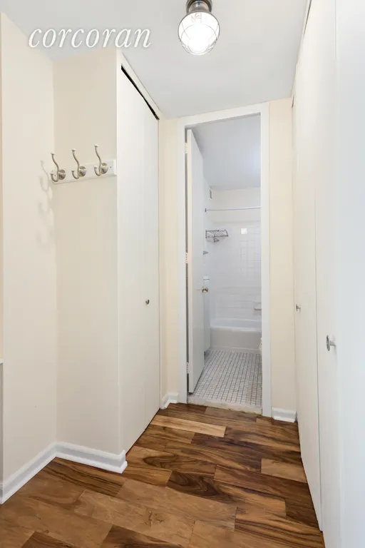 New York City Real Estate | View 333 East 30th Street, 14E | Hallway | View 4
