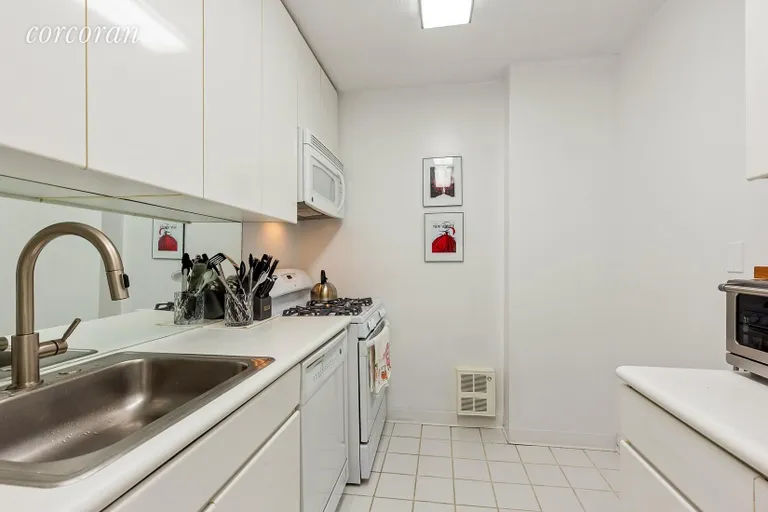 New York City Real Estate | View 280 Park Avenue South, 12G | Spacious kitchen with room for dining | View 3