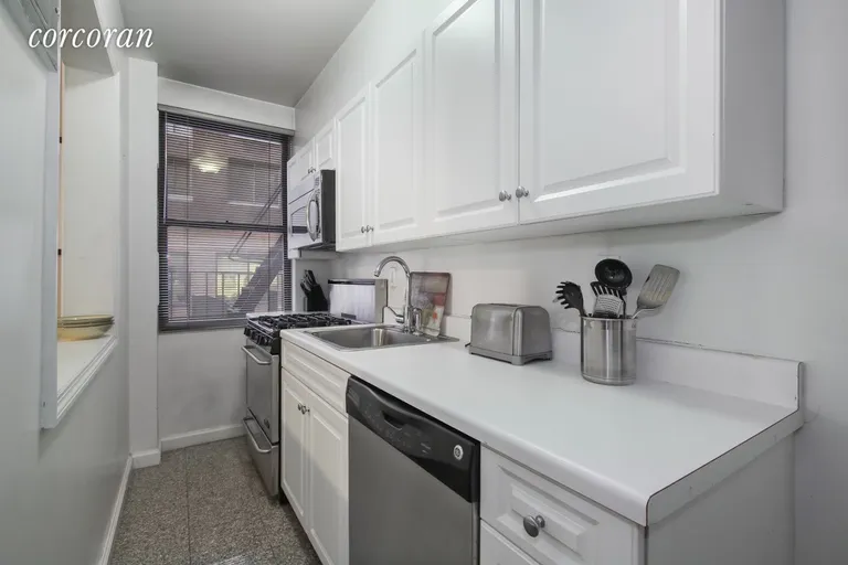 New York City Real Estate | View 142 East 49th Street, 3D | 1 Bath | View 1