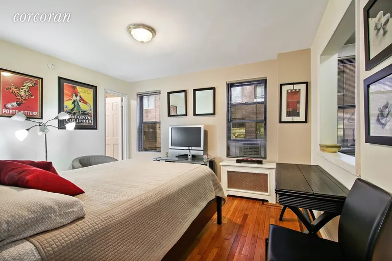 New York City Real Estate | View 142 East 49th Street, 3D | Open and spacious bedroom/living space | View 4