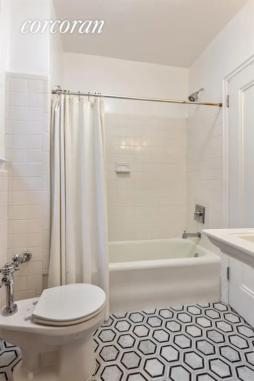 New York City Real Estate | View 55 East 86th Street, 3D | Bathroom | View 4