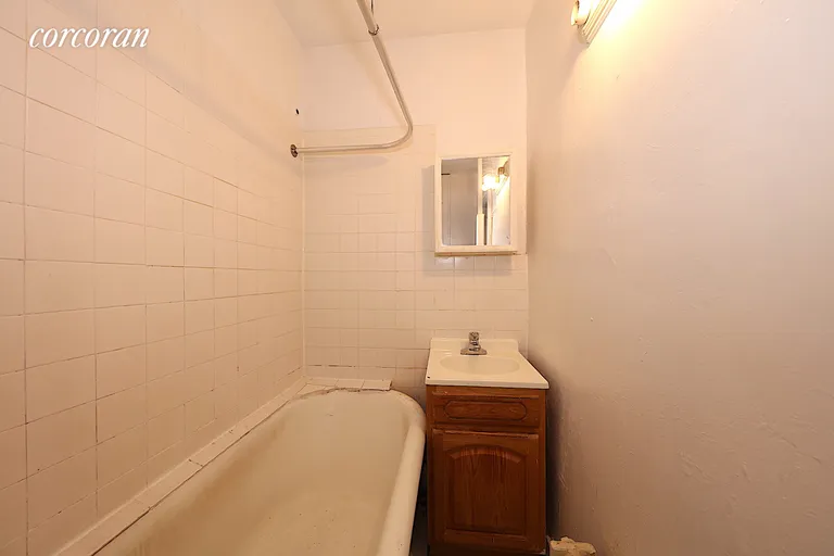 New York City Real Estate | View 30-18 43rd Street, 6 | room 10 | View 11