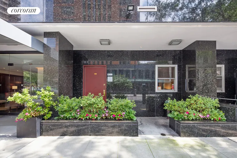 New York City Real Estate | View 201 East 62Nd Street, 1A | View 1