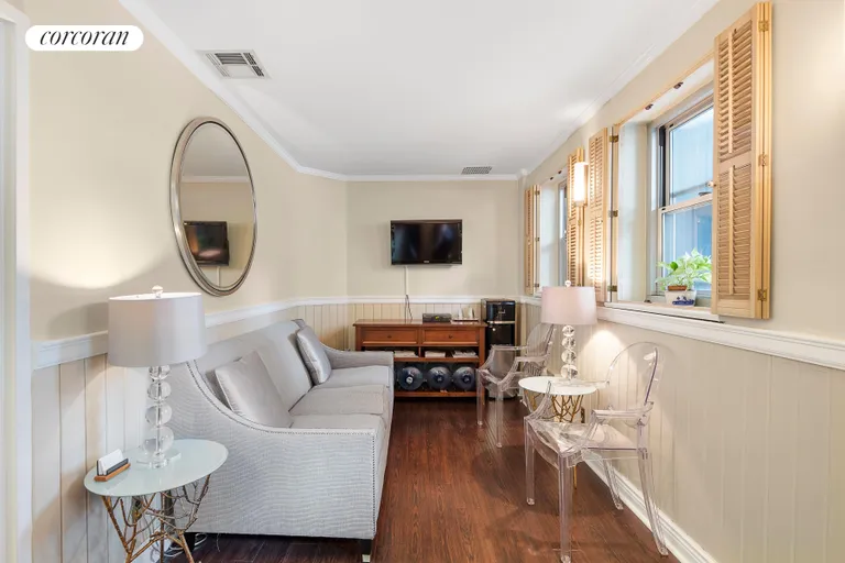 New York City Real Estate | View 201 East 62Nd Street, 1A | Waiting area | View 2