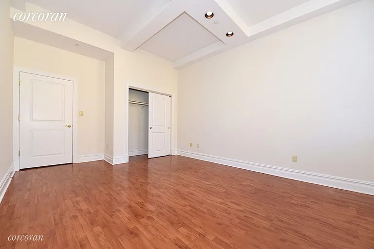 New York City Real Estate | View 45-02 Ditmars Boulevard, 427 | room 4 | View 5