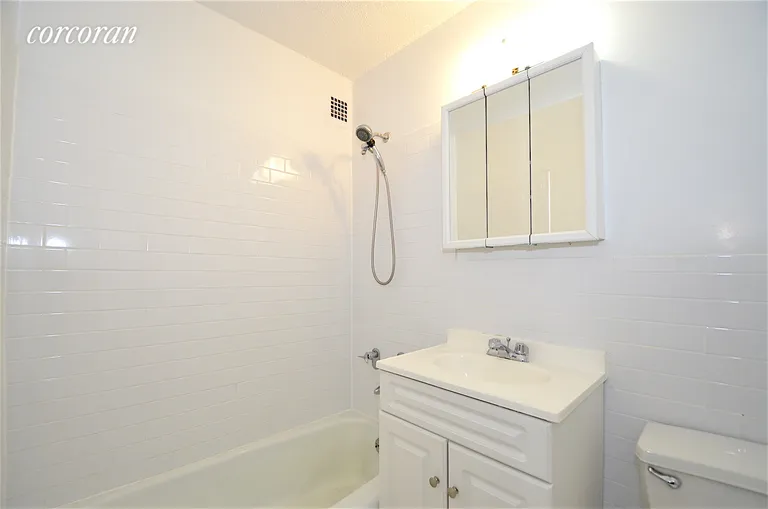 New York City Real Estate | View 47-30 59th Street, 5C | room 5 | View 6