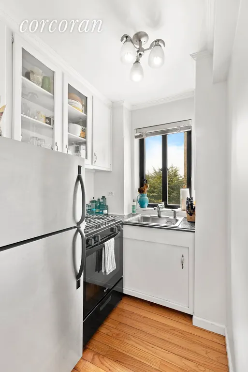 New York City Real Estate | View 100 Remsen Street, 4C | 3 | View 3
