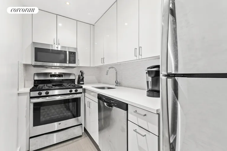 New York City Real Estate | View 224 First Avenue, 2D | room 2 | View 3
