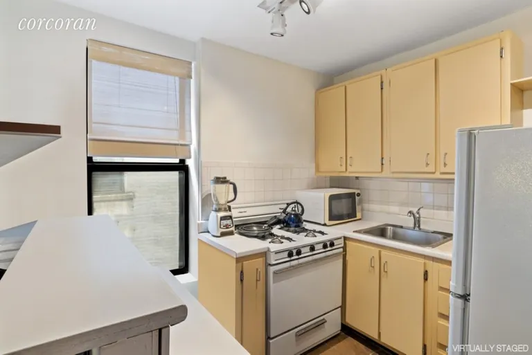New York City Real Estate | View 213-215 Eastern Parkway, 12 | room 2 | View 3