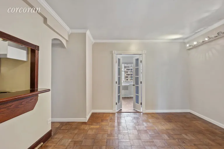 New York City Real Estate | View 333 East 46th Street, 8L | 2 Beds, 1 Bath | View 1