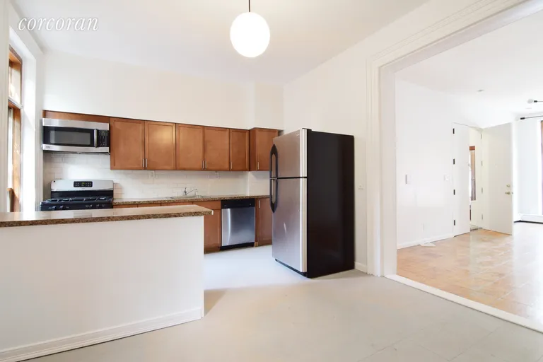 New York City Real Estate | View 46 Gates Avenue, 1 | room 3 | View 4