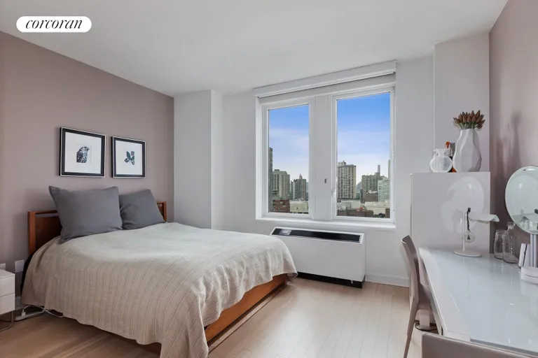 New York City Real Estate | View 80 Riverside Boulevard, 28B | room 6 | View 7