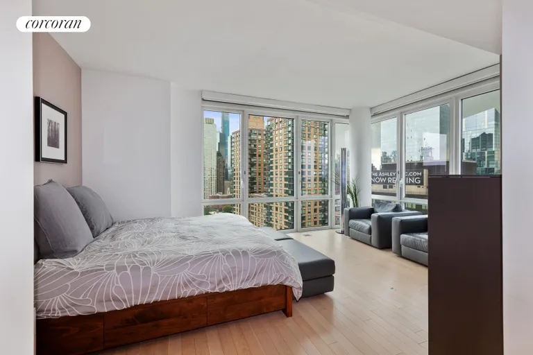New York City Real Estate | View 80 Riverside Boulevard, 28B | room 4 | View 5