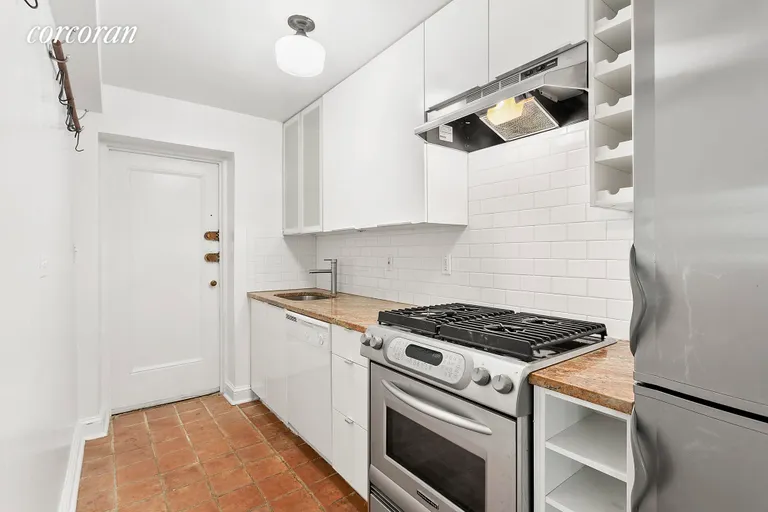 New York City Real Estate | View 434 West 22nd Street, 1R | room 2 | View 3