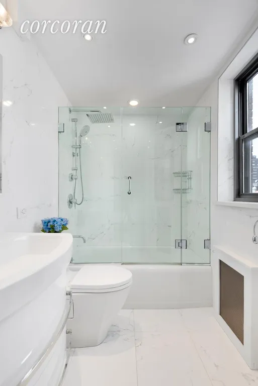 New York City Real Estate | View 80 Park Avenue, 19G | RENOVATED MASTER BATHROOM | View 9