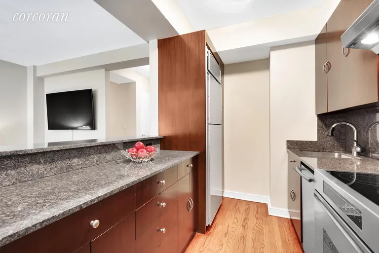 New York City Real Estate | View 80 Park Avenue, 19G | CHEF'S KITCHEN WITH SS APPLIANCES | View 6