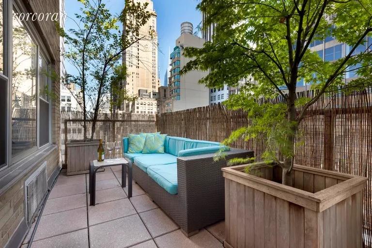 New York City Real Estate | View 80 Park Avenue, 19G | 300 SQUARE FOOT PRIVATE TERRACE | View 3