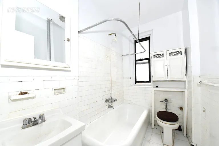 New York City Real Estate | View 2710 Valentine Avenue, 55 | room 7 | View 8