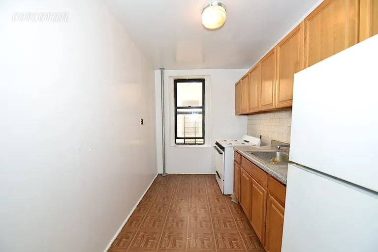 New York City Real Estate | View 2710 Valentine Avenue, 33 | room 4 | View 5