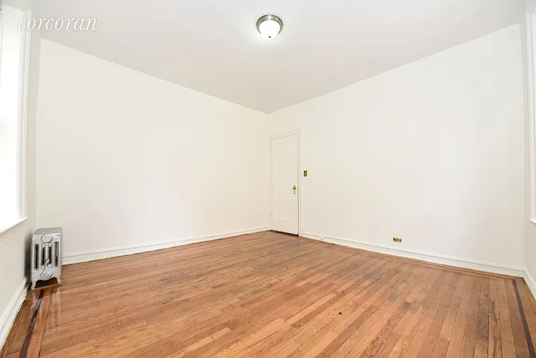 New York City Real Estate | View 2710 Valentine Avenue, 33 | room 3 | View 4