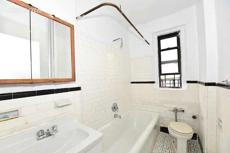 New York City Real Estate | View 2710 Valentine Avenue, 33 | room 5 | View 6