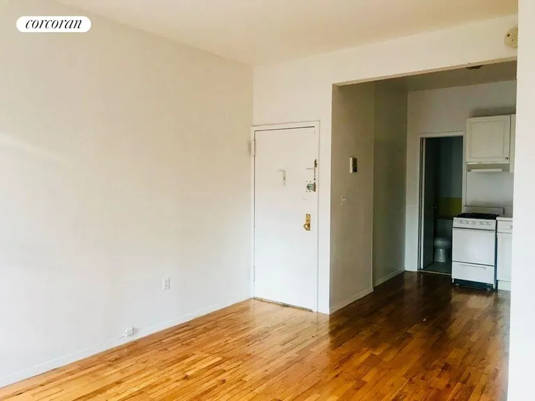 New York City Real Estate | View 1575 Third Avenue, 5A | room 2 | View 3