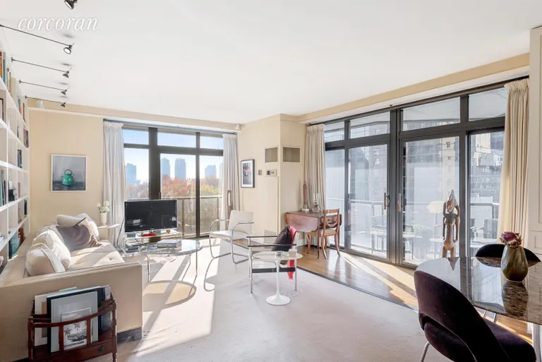 New York City Real Estate | View 100 United Nations Plaza, 9B | 2 Beds, 2 Baths | View 1