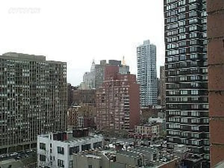 New York City Real Estate | View 333 East 34th Street, 16F | room 2 | View 3