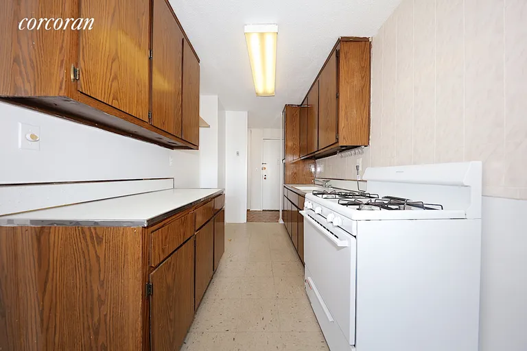 New York City Real Estate | View 47-30 59th Street, 7H | room 7 | View 8