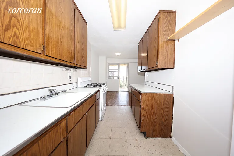 New York City Real Estate | View 47-30 59th Street, 7H | room 8 | View 9