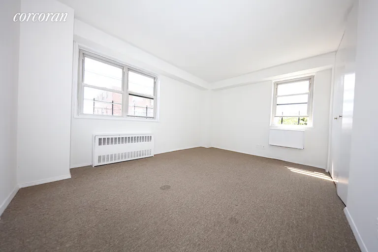 New York City Real Estate | View 47-30 59th Street, 7H | room 3 | View 4