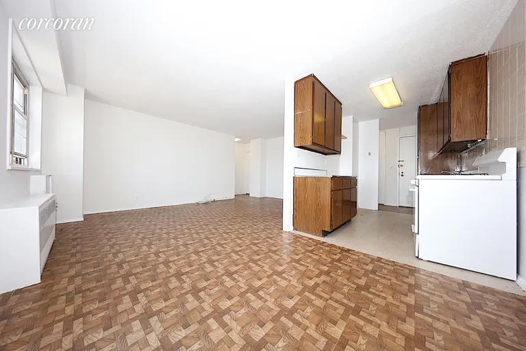 New York City Real Estate | View 47-30 59th Street, 7H | room 1 | View 2