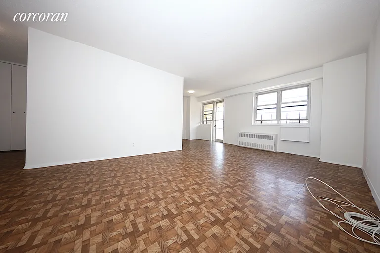 New York City Real Estate | View 47-30 59th Street, 7H | room 2 | View 3