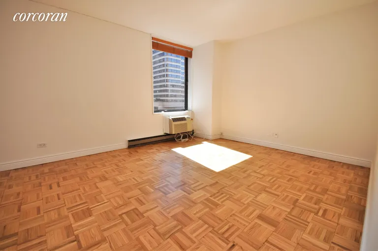 New York City Real Estate | View 1623 Third Avenue, 10J | room 8 | View 9