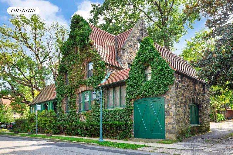 New York City Real Estate | View 17 Bow Street | Ivy-Covered Facade | View 14