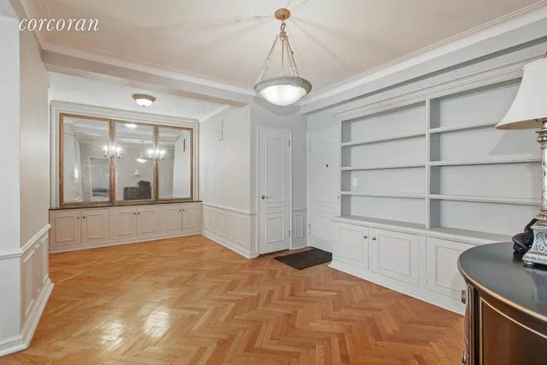 New York City Real Estate | View 923 Fifth Avenue, 10E | Foyer | View 2