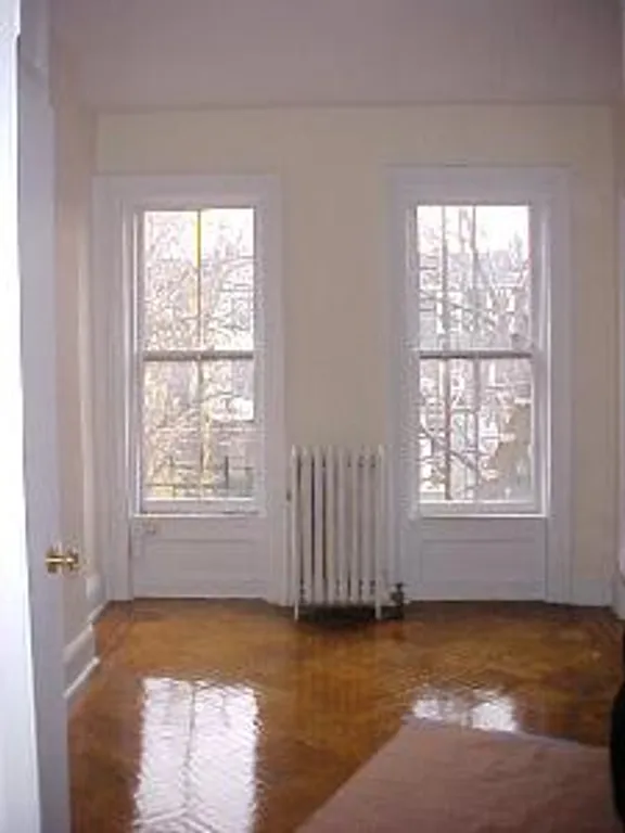 New York City Real Estate | View 192 Clermont Avenue, 2 | room 6 | View 7