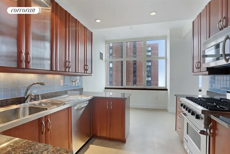 New York City Real Estate | View 181 East 90th Street, 25B | room 7 | View 8