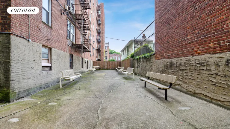New York City Real Estate | View 820 Ocean Parkway, 209 | Courtyard | View 4