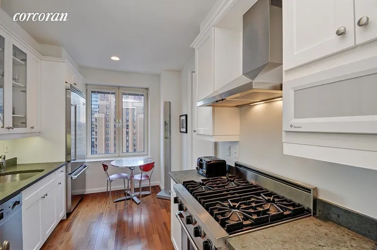 New York City Real Estate | View 400 East 51st Street, 16B | room 3 | View 4