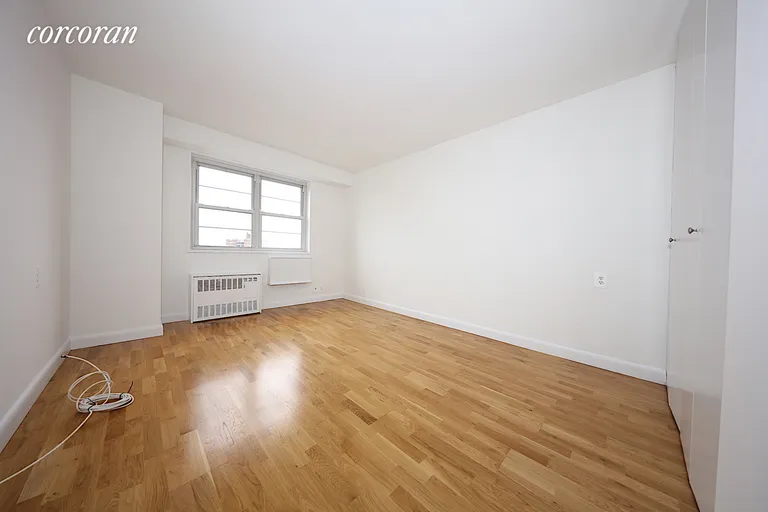 New York City Real Estate | View 47-30 59th Street, 9F | room 4 | View 5