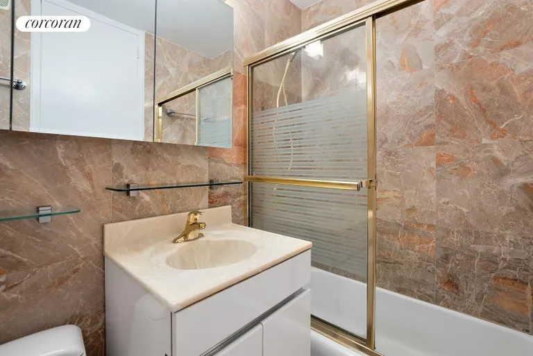 New York City Real Estate | View 333 East 30th Street, 18K | Bathroom | View 4
